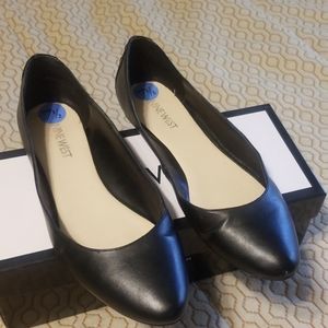 Nine West black flats